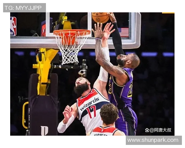 湖人队与黄蜂队激战正酣回顾2019年10月27日精彩对决瞬间 湖人队与黄蜂队激战正酣回顾2019年10月27日精彩对决瞬间